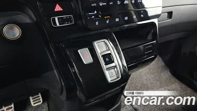 Hyundai Staria 2022 — Фото 9/20