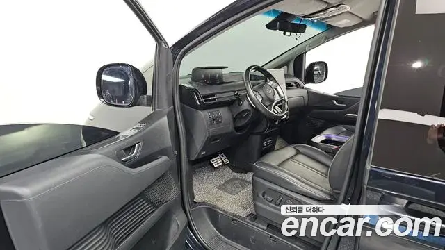 Hyundai Staria 2022 — Фото 10/20