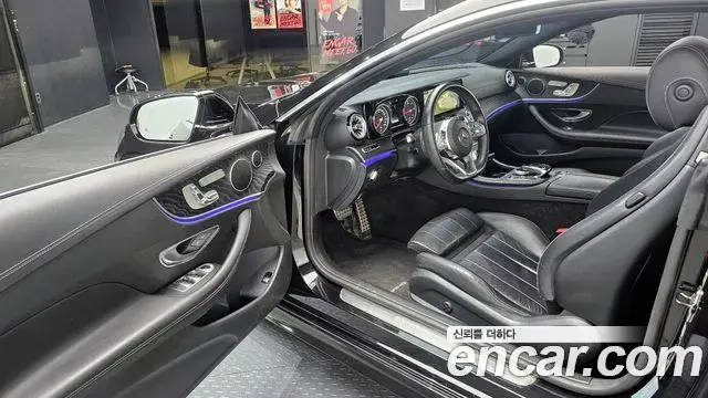 Mercedes-Benz E-Class 2019 — ფოტო 8/20
