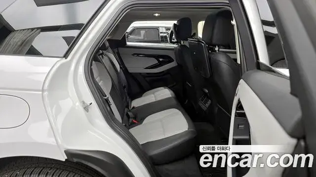 Land Rover Range Rover Evoque 2024 — Фото 12/20