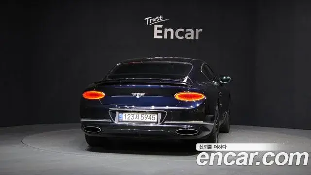 Bentley Continental GT 2019 — Photo 19/20