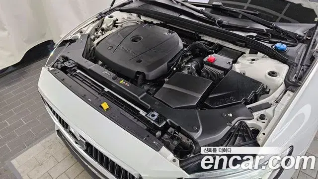 Volvo S60 2020 — Şəkil 14/20