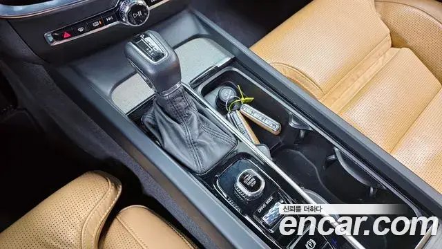 Volvo S60 2020 — Şəkil 7/20