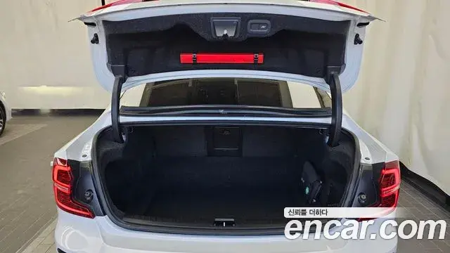 Volvo S60 2020 — Şəkil 8/20