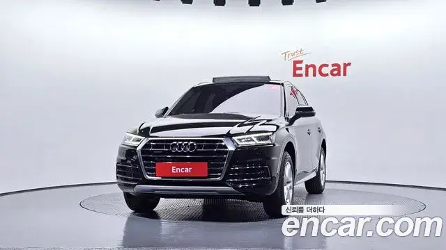 Audi Q5 2020 — ფოტო 17/20