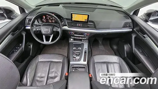 Audi Q5 2020 — ფოტო 13/20
