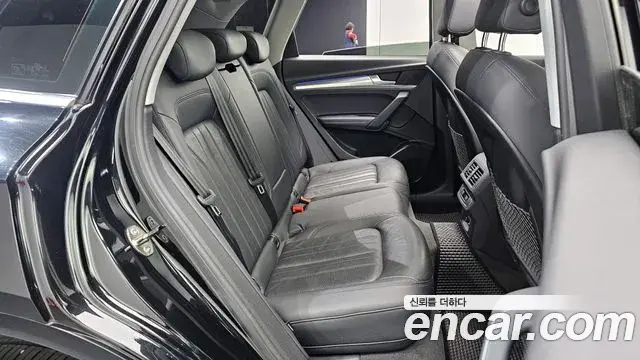 Audi Q5 2020 — ფოტო 9/20