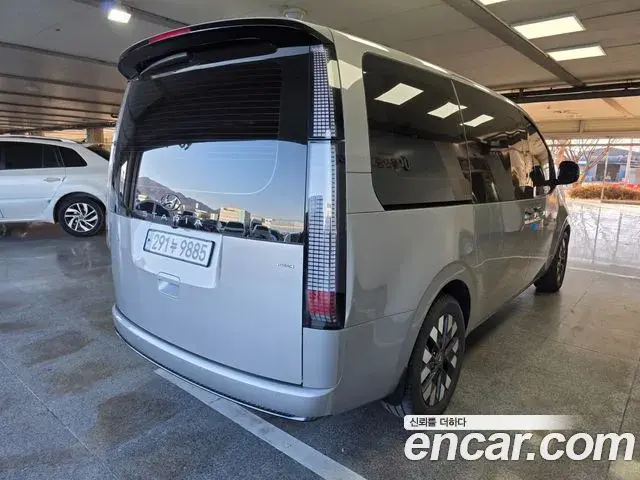Hyundai Staria 2024 — Photo 8/20
