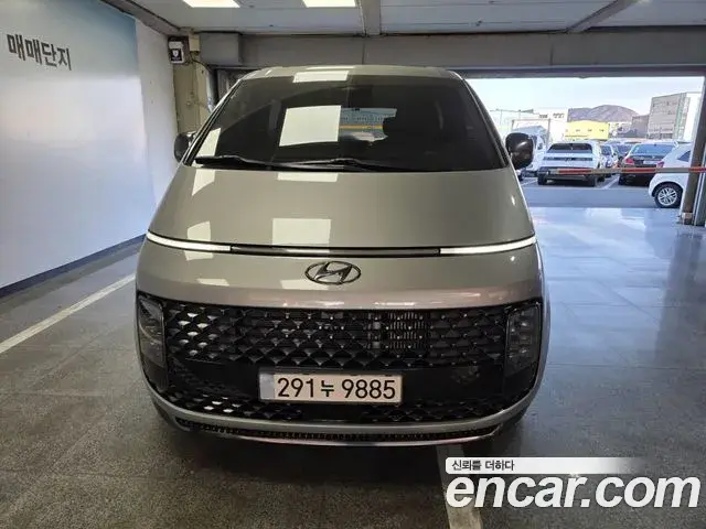 Hyundai Staria 2024 — Photo 14/20