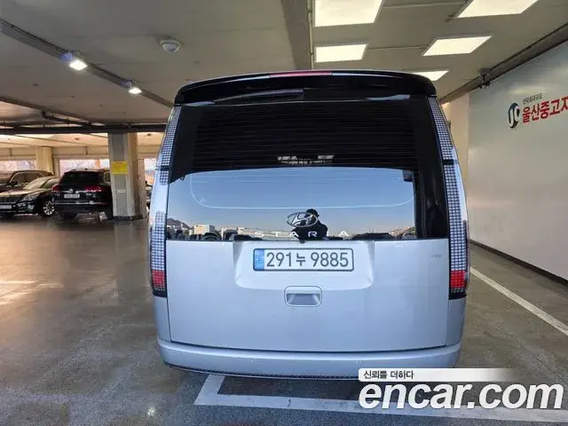 Hyundai Staria 2024 — Photo 16/20