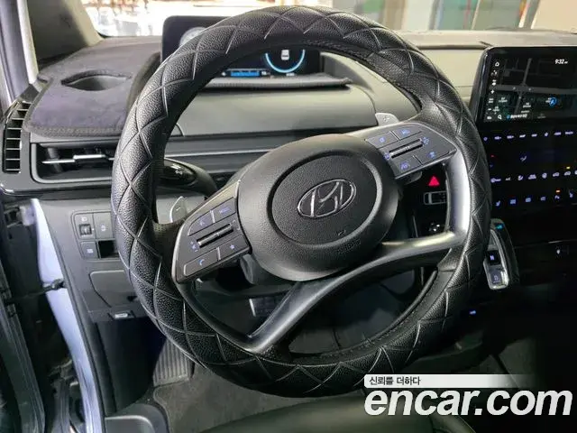 Hyundai Staria 2024 — Photo 12/20