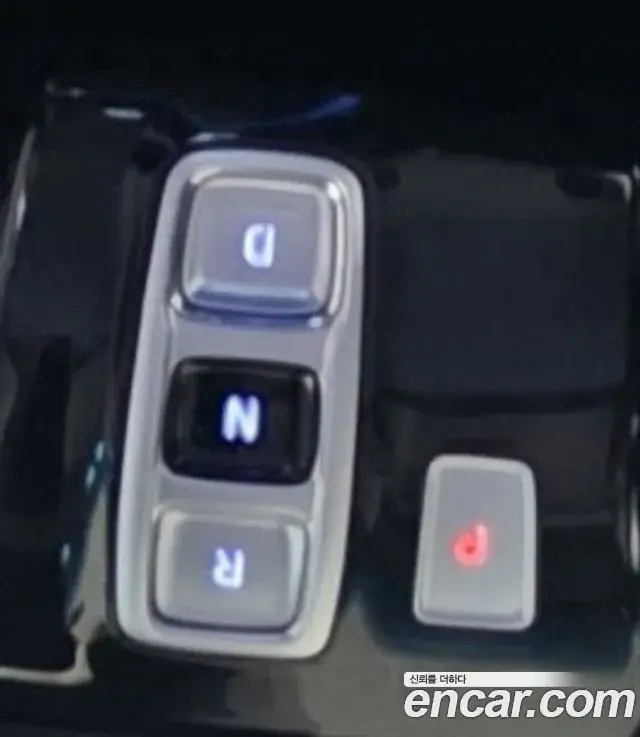 Hyundai Staria 2024 — Photo 3/20