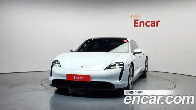 Porsche Taycan 2023 — Photo 10/20