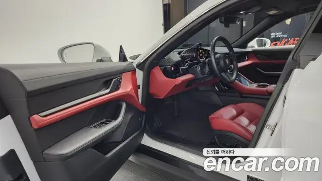 Porsche Taycan 2023 — Photo 16/20