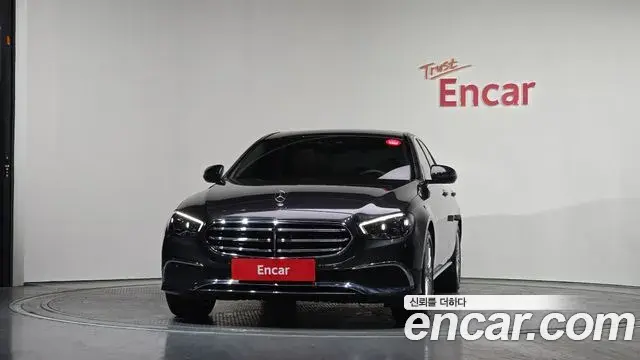 Mercedes-Benz E-Class 2021 — Фото 3/20