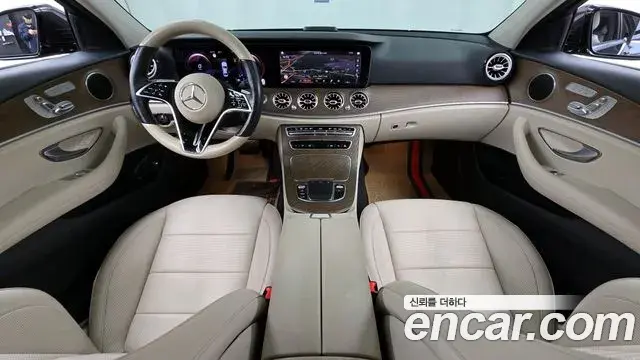 Mercedes-Benz E-Class 2021 — Фото 7/20