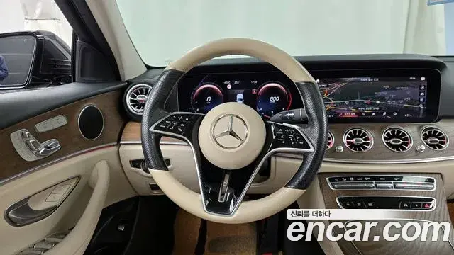 Mercedes-Benz E-Class 2021 — Фото 13/20