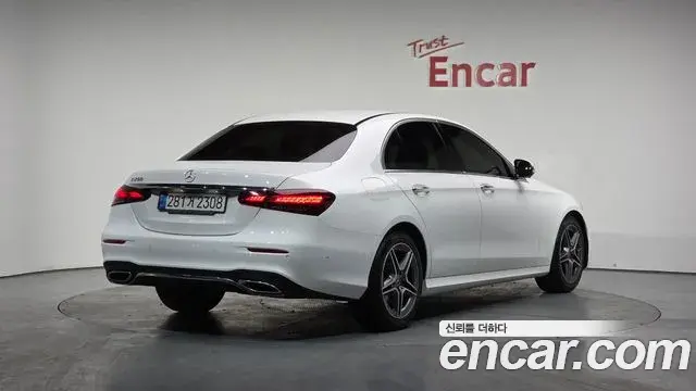 Mercedes-Benz E-Class 2022 — ფოტო 12/20
