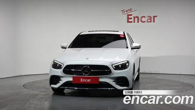 Mercedes-Benz E-Class 2022 — ფოტო 2/20