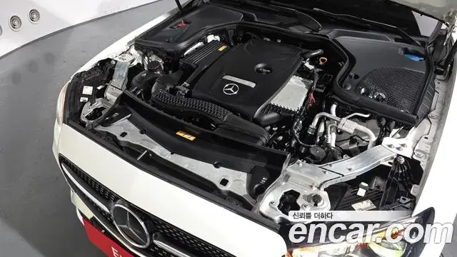 Mercedes-Benz E-Class 2022 — ფოტო 8/20