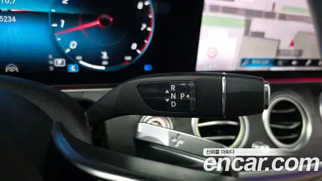 Mercedes-Benz E-Class 2022 — ფოტო 3/20