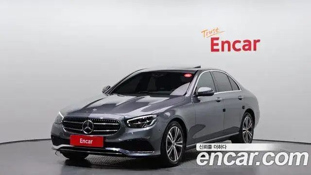 Mercedes-Benz E-Class 2021 — Photo 12/20
