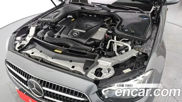 Mercedes-Benz E-Class 2021 — Photo 20/20