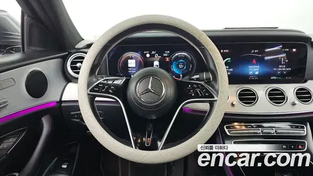 Mercedes-Benz E-Class 2021 — Photo 4/20