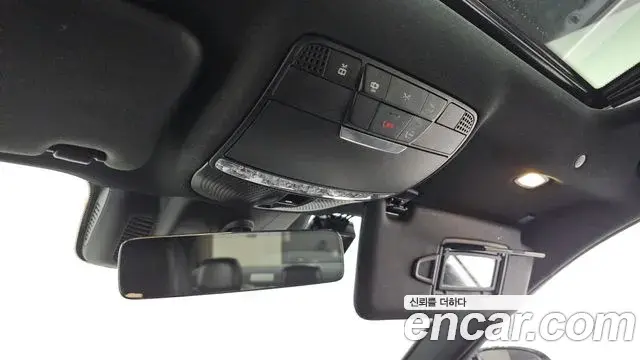 Mercedes-Benz E-Class 2021 — Photo 15/20