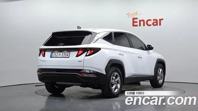 Hyundai Tucson Hybrid 2023 — ფოტო 17/20