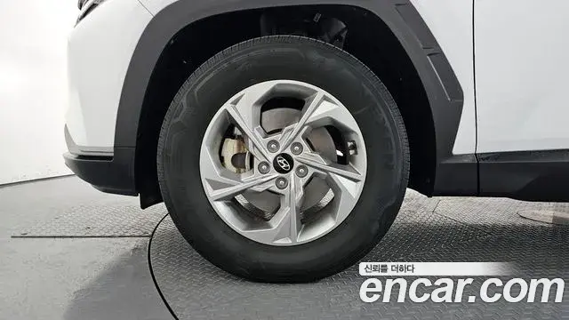 Hyundai Tucson Hybrid 2023 — ფოტო 14/20