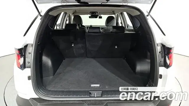 Hyundai Tucson Hybrid 2023 — ფოტო 16/20