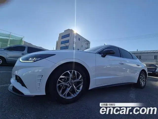 Hyundai Sonata Hybrid 2021 — Şəkil 12/17