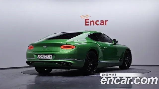 Bentley Continental GT 2022 — Photo 15/20