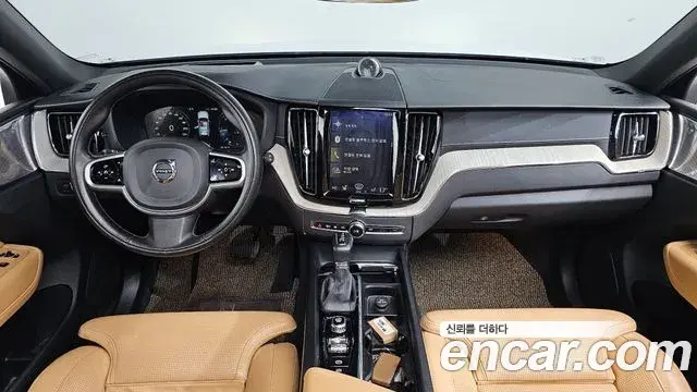 Volvo XC60 2020 — ფოტო 7/20