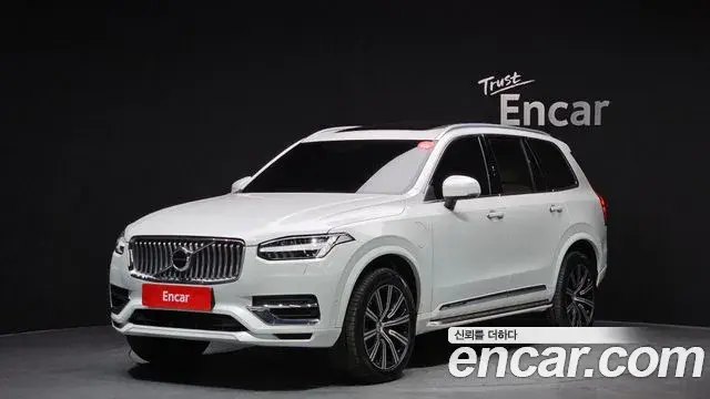 Volvo XC90 2021 — ფოტო 19/20