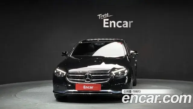 Mercedes-Benz E-Class 2022 — ფოტო 11/20
