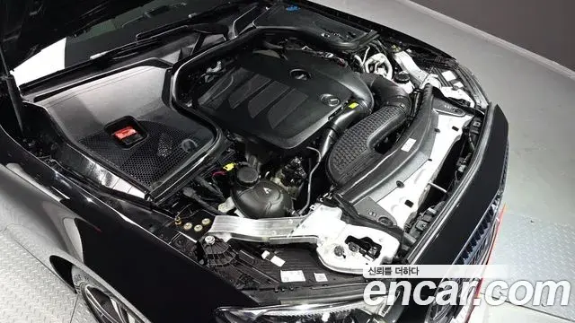 Mercedes-Benz E-Class 2022 — ფოტო 2/20