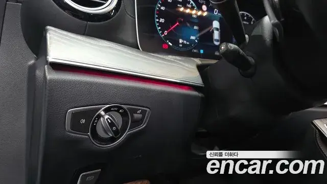 Mercedes-Benz E-Class 2022 — ფოტო 1/20