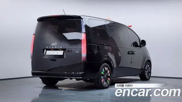 Hyundai Staria 2021 — Photo 19/20
