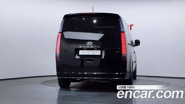 Hyundai Staria 2021 — Photo 3/20