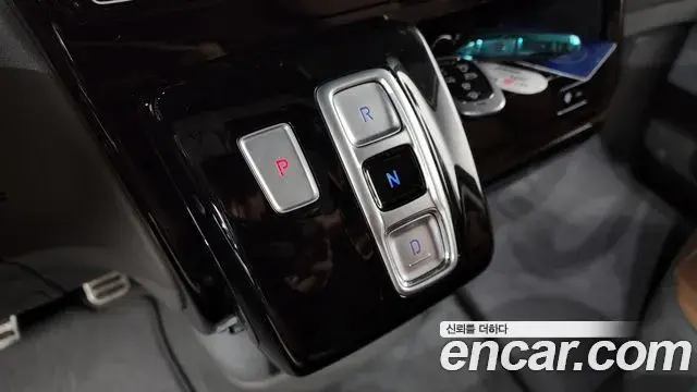Hyundai Staria 2021 — Photo 17/20