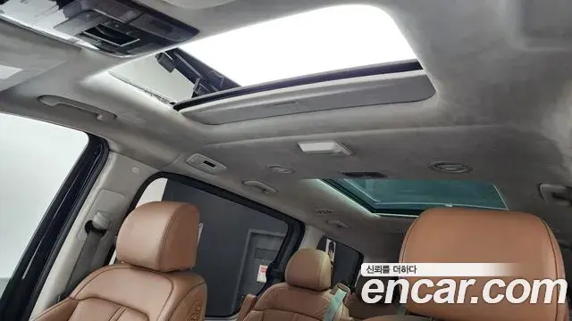 Hyundai Staria 2021 — Photo 2/20