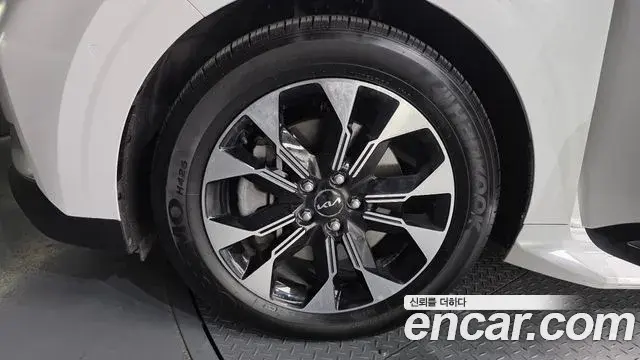 Kia Carnival 2023 — Photo 14/20