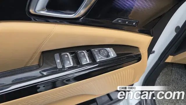 Kia Carnival 2023 — Photo 17/20