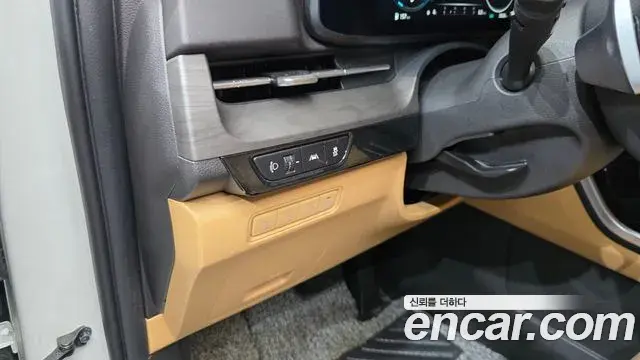 Kia Carnival 2023 — Photo 19/20