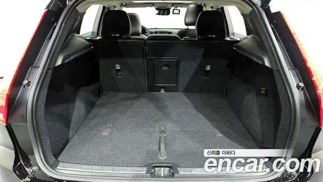 Volvo XC40 2023 — Şəkil 14/20