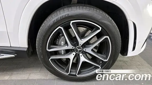 Mercedes-Benz GLE-Class 2020 — ფოტო 14/15