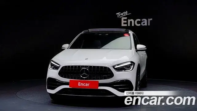Mercedes-Benz GLA-Class 2022 — ფოტო 15/20