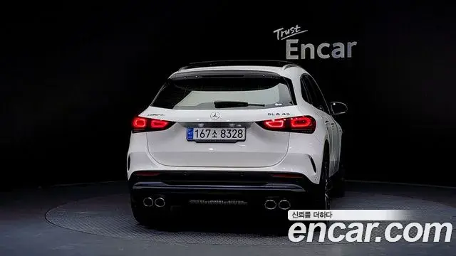 Mercedes-Benz GLA-Class 2022 — ფოტო 8/20
